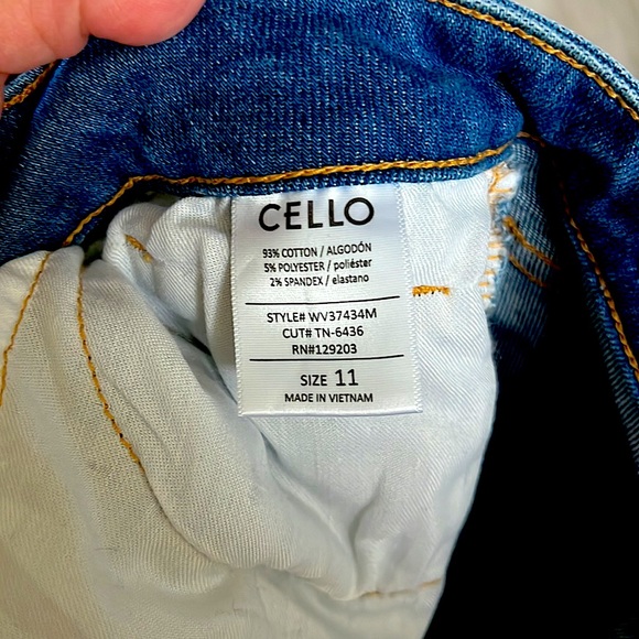 NWOT Cello High Waist Flare Jeans - Picture 8 of 12